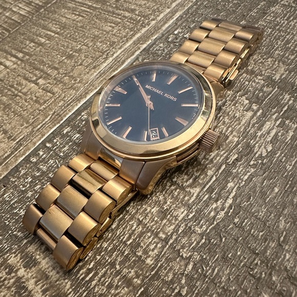 Michael Kors Runway Rose Gold MK7065 Watch with Box - Picture 6 of 7